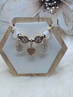The Flower & Heart Charms Bracelet
